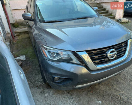 Серый Ниссан Патфайндер, объемом двигателя 3.5 л и пробегом 147 тыс. км за 12200 $, фото 2 на Automoto.ua