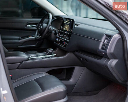 Сірий Ніссан Патфайндер, об'ємом двигуна 3.5 л та пробігом 52 тис. км за 33900 $, фото 2 на Automoto.ua