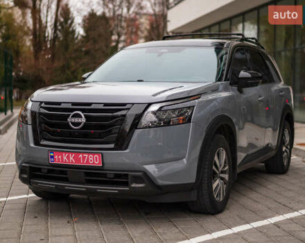 Сірий Ніссан Патфайндер, об'ємом двигуна 3.5 л та пробігом 52 тис. км за 33900 $, фото 3 на Automoto.ua