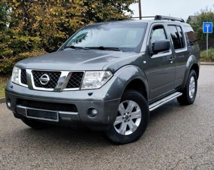 Серый Ниссан Патфайндер, объемом двигателя 2.5 л и пробегом 230 тыс. км за 3416 $, фото 1 на Automoto.ua