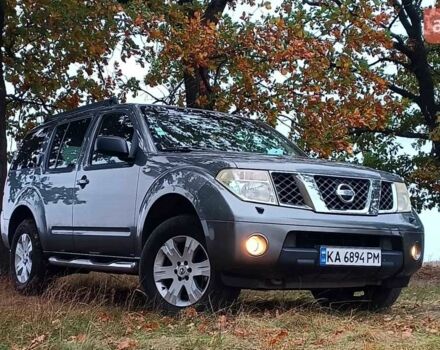 Сірий Ніссан Патфайндер, об'ємом двигуна 2.5 л та пробігом 361 тис. км за 5999 $, фото 1 на Automoto.ua