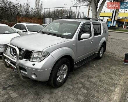 Сірий Ніссан Патфайндер, об'ємом двигуна 4 л та пробігом 270 тис. км за 9500 $, фото 1 на Automoto.ua