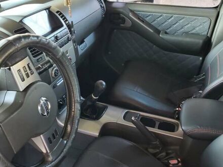 Ниссан Патфайндер 2005 в Виноградове на Automoto.ua Серый Ниссан Патфайндер, объемом двигателя 2.49 л и пробегом 310 тыс. км за 10000 $, фото 1 на Automoto.ua