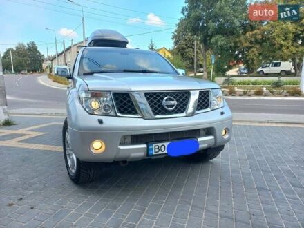 Ниссан Патфайндер 2005 в Черновцах на Automoto.ua Серый Ниссан Патфайндер, объемом двигателя 2.5 л и пробегом 301 тыс. км за 8900 $, фото 1 на Automoto.ua