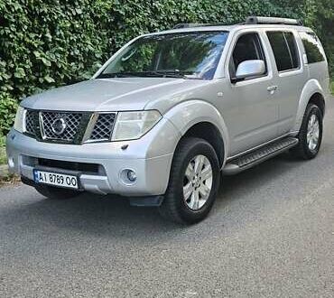 Серый Ниссан Патфайндер, объемом двигателя 2.5 л и пробегом 192 тыс. км за 9800 $, фото 1 на Automoto.ua
