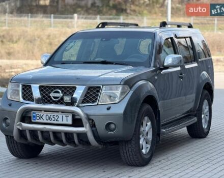 Сірий Ніссан Патфайндер, об'ємом двигуна 2.49 л та пробігом 291 тис. км за 7750 $, фото 1 на Automoto.ua