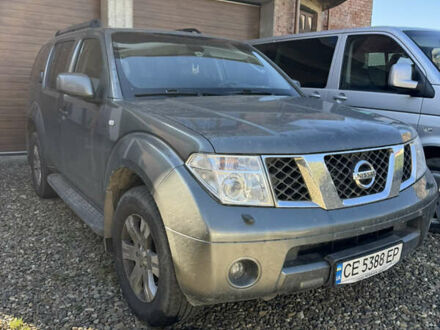 Ніссан Патфайндер 2006 у Чернівцях на Automoto.ua Сірий Ніссан Патфайндер, об'ємом двигуна 2.5 л та пробігом 341 тис. км за 9000 $, фото 1 на Automoto.ua