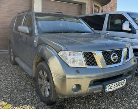 Серый Ниссан Патфайндер, объемом двигателя 2.5 л и пробегом 341 тыс. км за 9000 $, фото 1 на Automoto.ua