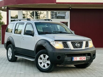 Сірий Ніссан Патфайндер, об'ємом двигуна 2.5 л та пробігом 250 тис. км за 5250 $, фото 1 на Automoto.ua