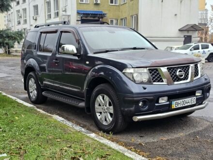 Серый Ниссан Патфайндер, объемом двигателя 2.5 л и пробегом 227 тыс. км за 8999 $, фото 1 на Automoto.ua