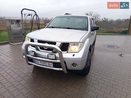 Сірий Ніссан Патфайндер, об'ємом двигуна 2.5 л та пробігом 255 тис. км за 10000 $, фото 1 на Automoto.ua