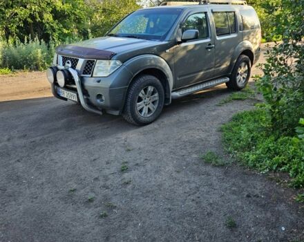 Серый Ниссан Патфайндер, объемом двигателя 2.5 л и пробегом 272 тыс. км за 6200 $, фото 1 на Automoto.ua