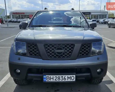 Серый Ниссан Патфайндер, объемом двигателя 2.49 л и пробегом 206 тыс. км за 11000 $, фото 1 на Automoto.ua
