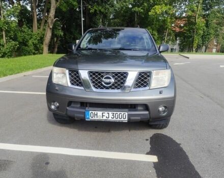 Серый Ниссан Патфайндер, объемом двигателя 2.5 л и пробегом 255 тыс. км за 3493 $, фото 1 на Automoto.ua