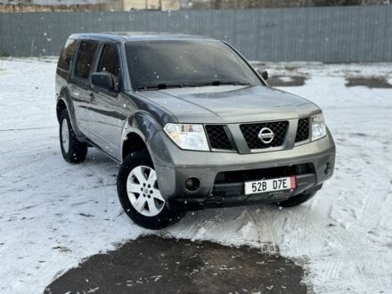 Сірий Ніссан Патфайндер, об'ємом двигуна 2.5 л та пробігом 239 тис. км за 5400 $, фото 1 на Automoto.ua