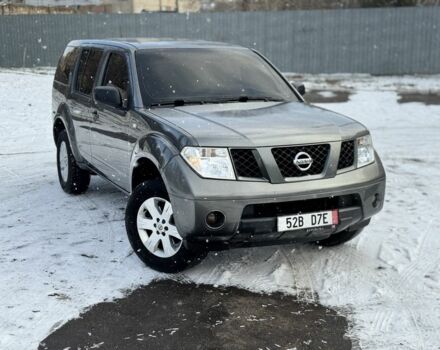 Серый Ниссан Патфайндер, объемом двигателя 2.5 л и пробегом 239 тыс. км за 5400 $, фото 1 на Automoto.ua