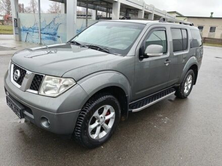 Сірий Ніссан Патфайндер, об'ємом двигуна 2.5 л та пробігом 250 тис. км за 3750 $, фото 1 на Automoto.ua