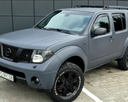 Серый Ниссан Патфайндер, объемом двигателя 2.5 л и пробегом 225 тыс. км за 4200 $, фото 1 на Automoto.ua