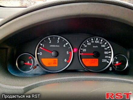 Сірий Ніссан Патфайндер, об'ємом двигуна 2.5 л та пробігом 333 тис. км за 5300 $, фото 1 на Automoto.ua