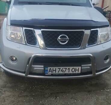 Серый Ниссан Патфайндер, объемом двигателя 2.5 л и пробегом 137 тыс. км за 17500 $, фото 1 на Automoto.ua