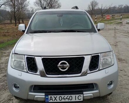 Серый Ниссан Патфайндер, объемом двигателя 2.49 л и пробегом 156 тыс. км за 12500 $, фото 1 на Automoto.ua