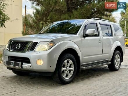 Серый Ниссан Патфайндер, объемом двигателя 2.5 л и пробегом 169 тыс. км за 12999 $, фото 1 на Automoto.ua