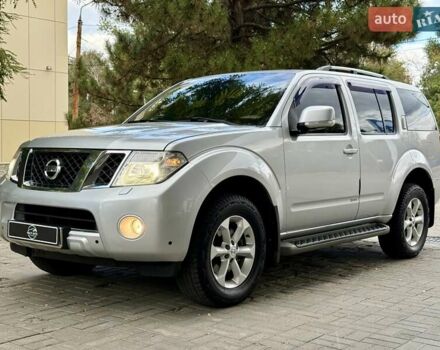 Серый Ниссан Патфайндер, объемом двигателя 2.5 л и пробегом 169 тыс. км за 12999 $, фото 1 на Automoto.ua