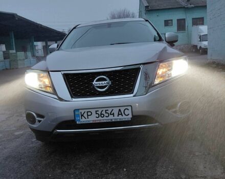 Сірий Ніссан Патфайндер, об'ємом двигуна 3.5 л та пробігом 240 тис. км за 13000 $, фото 1 на Automoto.ua