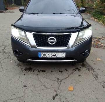 Ниссан Патфайндер 2014 в Ровно на Automoto.ua Серый Ниссан Патфайндер, объемом двигателя 3.5 л и пробегом 205 тыс. км за 11800 $, фото 1 на Automoto.ua