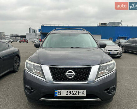 Серый Ниссан Патфайндер, объемом двигателя 2.49 л и пробегом 231 тыс. км за 12900 $, фото 1 на Automoto.ua