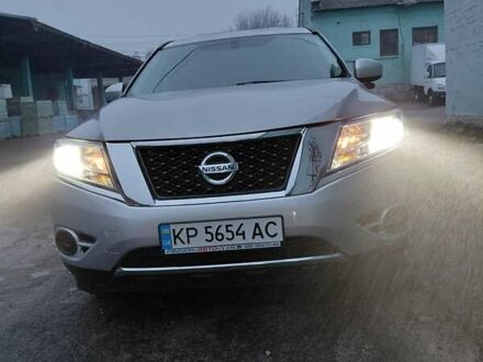 Серый Ниссан Патфайндер, объемом двигателя 3.5 л и пробегом 240 тыс. км за 12700 $, фото 1 на Automoto.ua