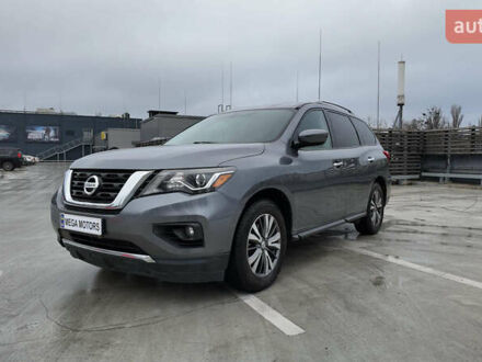 Серый Ниссан Патфайндер, объемом двигателя 3.5 л и пробегом 138 тыс. км за 14990 $, фото 1 на Automoto.ua