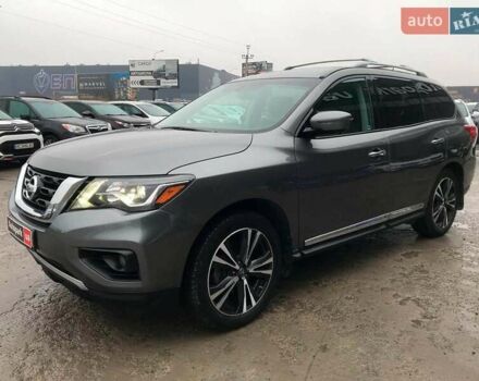 Серый Ниссан Патфайндер, объемом двигателя 3.5 л и пробегом 93 тыс. км за 20190 $, фото 1 на Automoto.ua