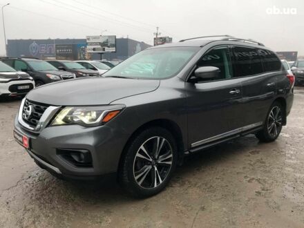 Серый Ниссан Патфайндер, объемом двигателя 3.5 л и пробегом 93 тыс. км за 20190 $, фото 1 на Automoto.ua