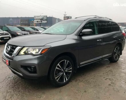 Серый Ниссан Патфайндер, объемом двигателя 3.5 л и пробегом 93 тыс. км за 20190 $, фото 1 на Automoto.ua