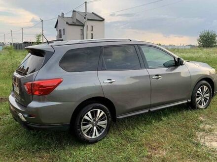 Сірий Ніссан Патфайндер, об'ємом двигуна 3.5 л та пробігом 179 тис. км за 15700 $, фото 1 на Automoto.ua