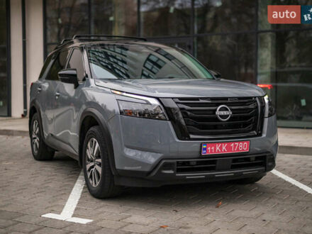 Сірий Ніссан Патфайндер, об'ємом двигуна 3.5 л та пробігом 52 тис. км за 33900 $, фото 1 на Automoto.ua