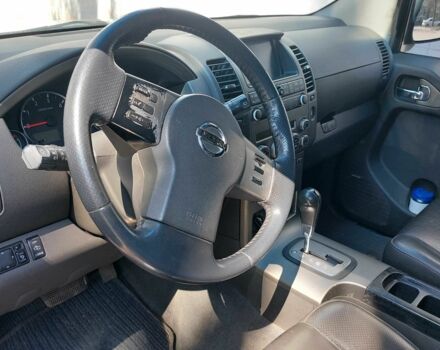 Синій Ніссан Патфайндер, об'ємом двигуна 2.5 л та пробігом 304 тис. км за 7800 $, фото 6 на Automoto.ua
