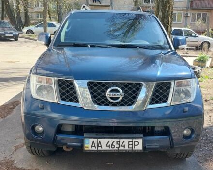 Синій Ніссан Патфайндер, об'ємом двигуна 2.5 л та пробігом 304 тис. км за 7800 $, фото 1 на Automoto.ua