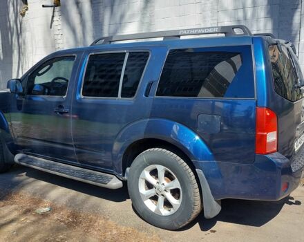 Синій Ніссан Патфайндер, об'ємом двигуна 2.5 л та пробігом 304 тис. км за 7800 $, фото 3 на Automoto.ua