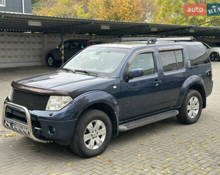 Синий Ниссан Патфайндер, объемом двигателя 2.49 л и пробегом 218 тыс. км за 9000 $, фото 1 на Automoto.ua