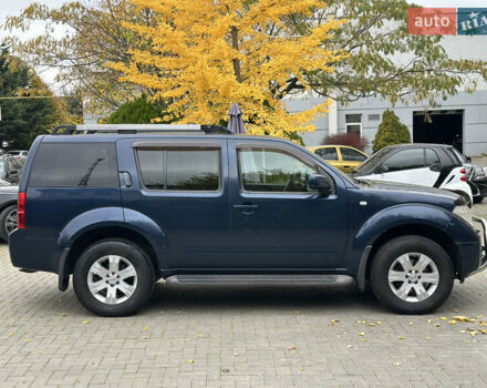 Синий Ниссан Патфайндер, объемом двигателя 2.49 л и пробегом 218 тыс. км за 9000 $, фото 5 на Automoto.ua