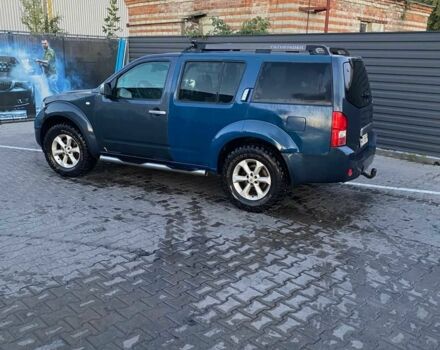 Синий Ниссан Патфайндер, объемом двигателя 2.5 л и пробегом 400 тыс. км за 4400 $, фото 2 на Automoto.ua