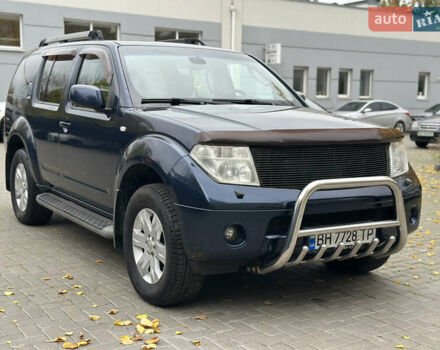 Синий Ниссан Патфайндер, объемом двигателя 2.49 л и пробегом 218 тыс. км за 9000 $, фото 3 на Automoto.ua
