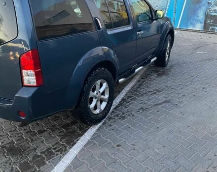 Синий Ниссан Патфайндер, объемом двигателя 2.5 л и пробегом 400 тыс. км за 4400 $, фото 5 на Automoto.ua