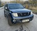 Синий Ниссан Патфайндер, объемом двигателя 2.5 л и пробегом 336 тыс. км за 5500 $, фото 1 на Automoto.ua