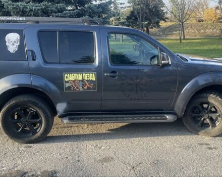 Синий Ниссан Патфайндер, объемом двигателя 2.5 л и пробегом 336 тыс. км за 5500 $, фото 5 на Automoto.ua