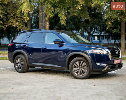 Синий Ниссан Патфайндер, объемом двигателя 3.5 л и пробегом 98 тыс. км за 32900 $, фото 2 на Automoto.ua