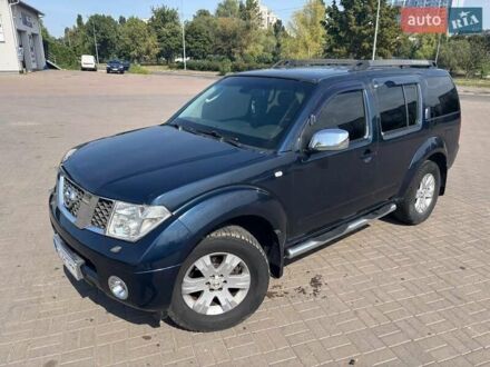 Ніссан Патфайндер 2006 у Києві на Automoto.ua Синій Ніссан Патфайндер, об'ємом двигуна 2.49 л та пробігом 370 тис. км за 9950 $, фото 1 на Automoto.ua
