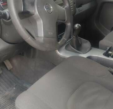 Зеленый Ниссан Патфайндер, объемом двигателя 2.49 л и пробегом 350 тыс. км за 6900 $, фото 6 на Automoto.ua